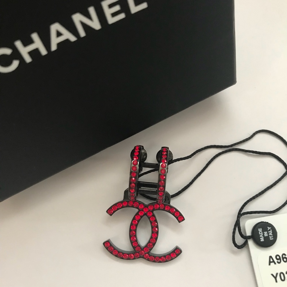 CHANEL Crystal Earring - Picture 4 of 11